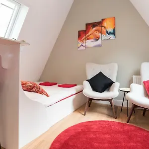 saint-claire-studios.amsterdamhotelsnl.com/